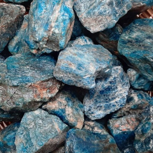 Blue Apatite Rough per 50g