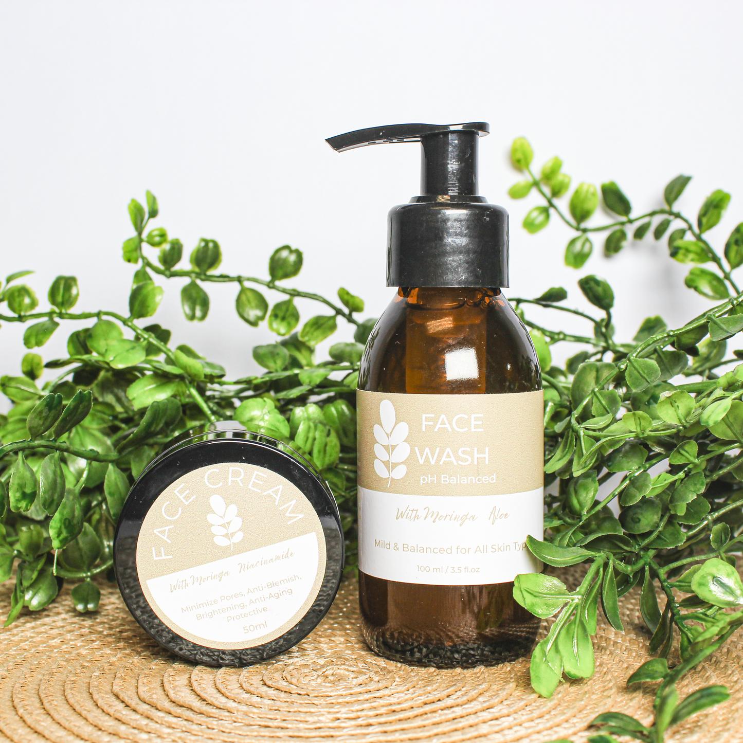 pH Balanced Facial Cleanser with Moringa & Aloe